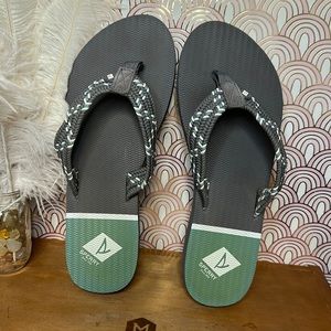 Sperry Wharf Flip Flops Size 9